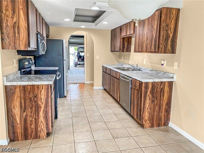 Photo - 4911 7th St W