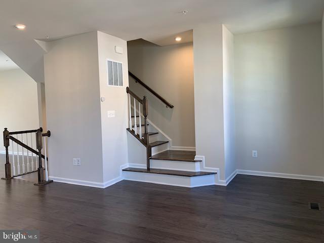 Photo - 3201 Laurel Hl Rd