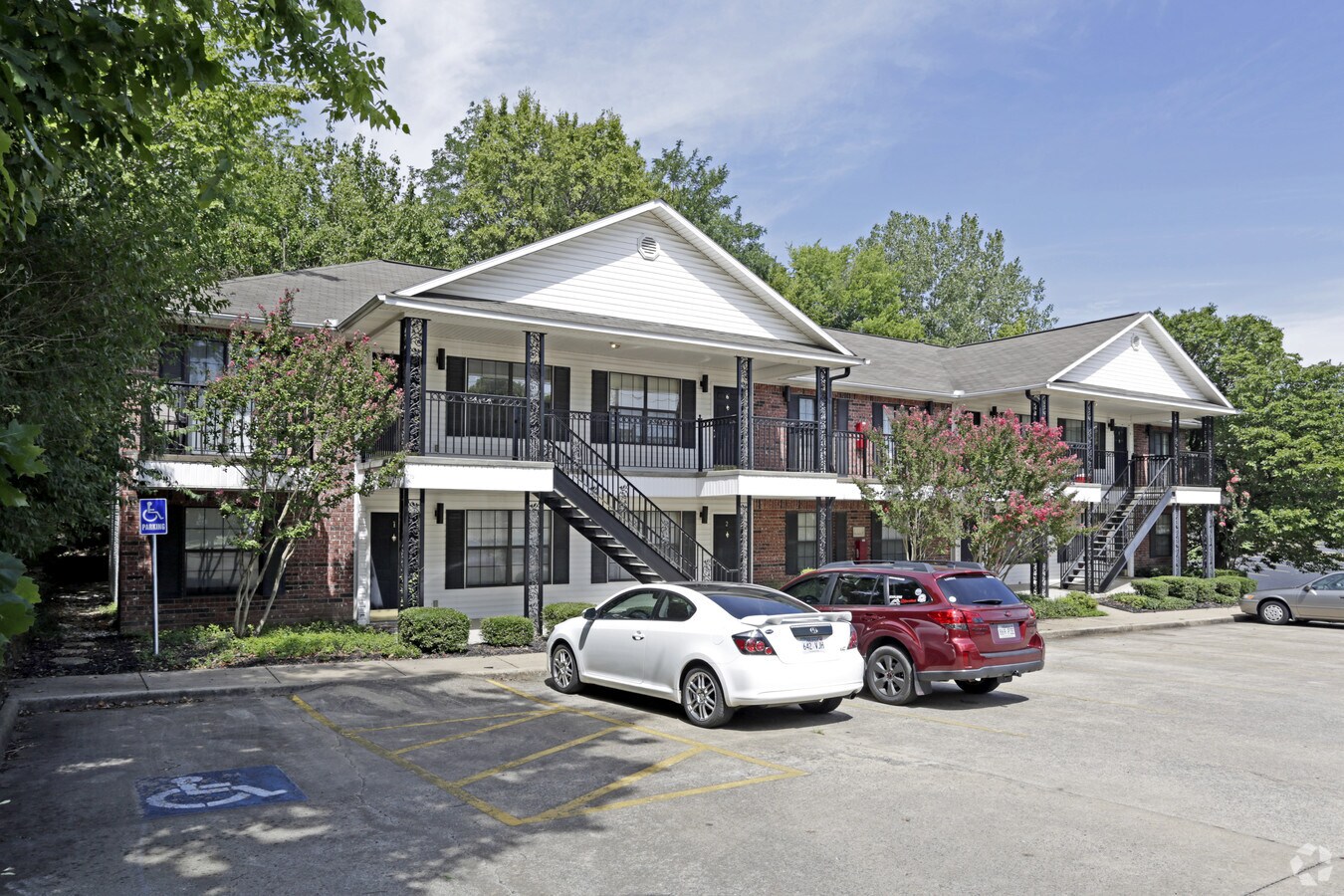 Leverett Station - Leverett Station Apartments