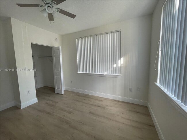 Photo - 6851 SW 44th St Unidad 210