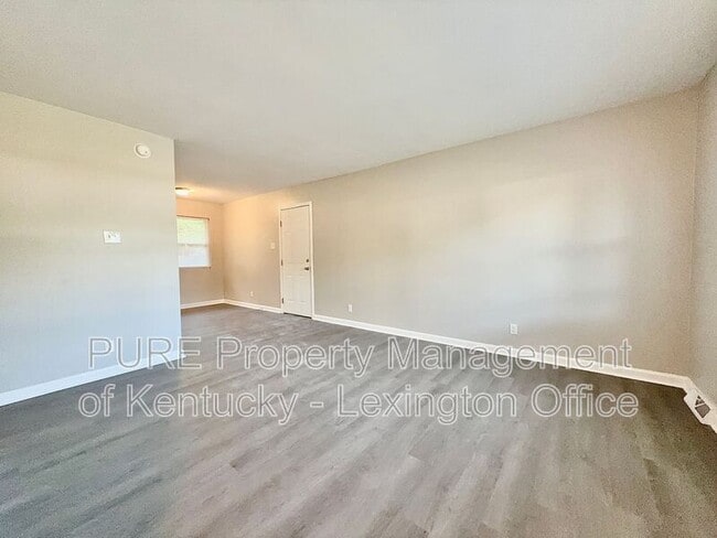 Photo - 2408 Shandon Dr