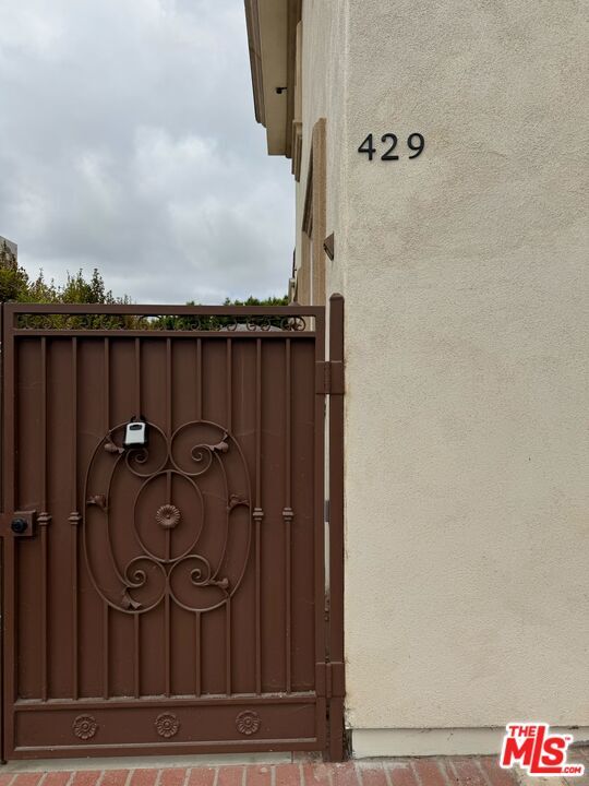 Photo - 429 S Gretna Green Way