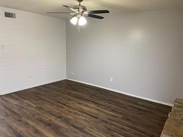 Building Photo - 1604 Sun Valley Dr