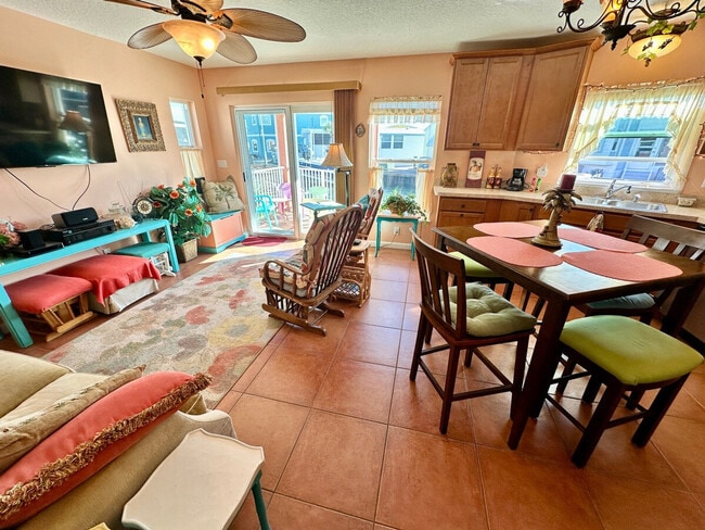Photo - 257 Nettles Blvd Unit SI ID1537503P