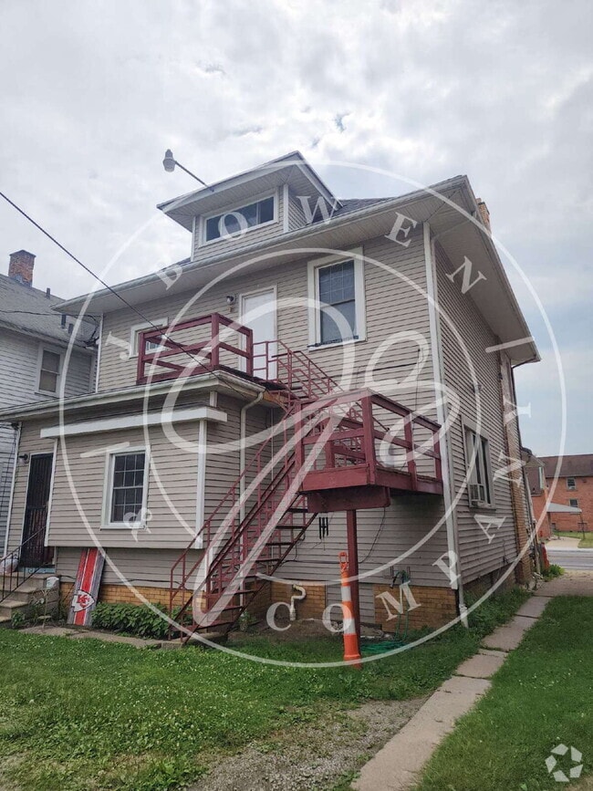 Building Photo - 2nd floor Studio: Cozy 400 Sq Ft Space. El... Unit #3 Rental