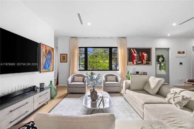 Photo - 2015 Country Club Prado