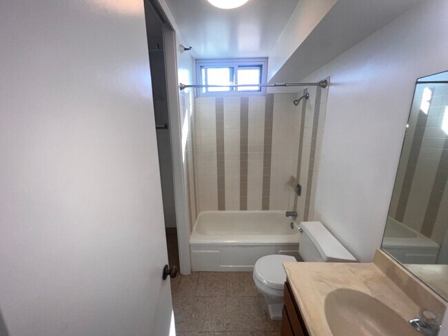 Photo - Fairway House: Newly Renovated.  2 bedroom... Unit 10B