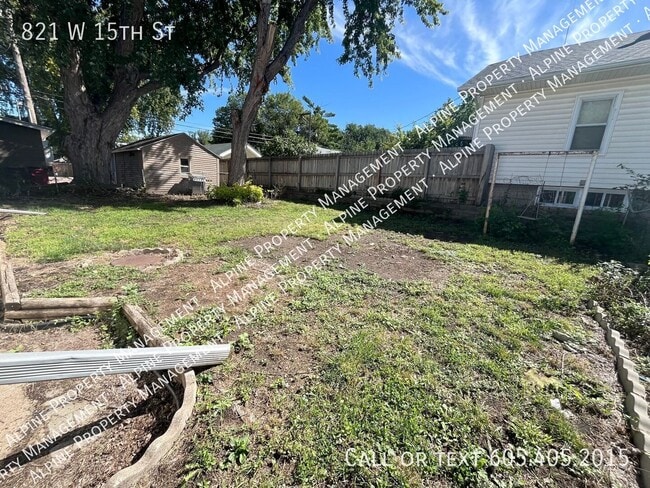 Photo - 821 W 15th St