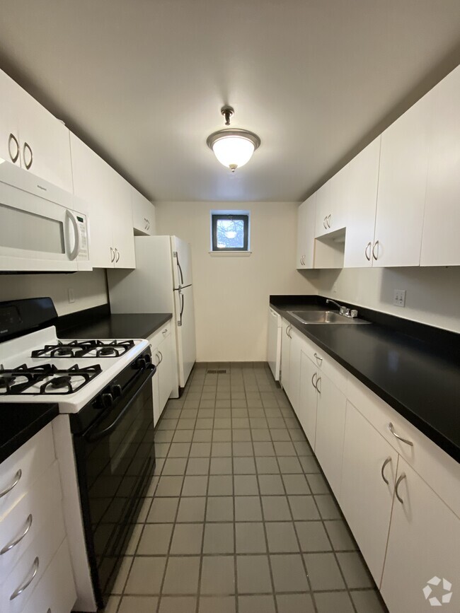 Building Photo - 71 Fulkerson St Rental