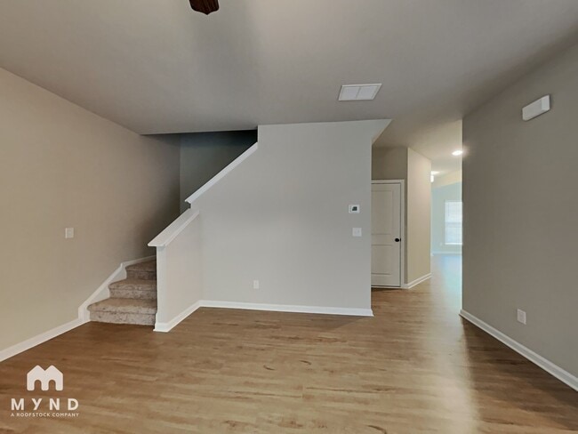 Photo - 418 S Fortune Way