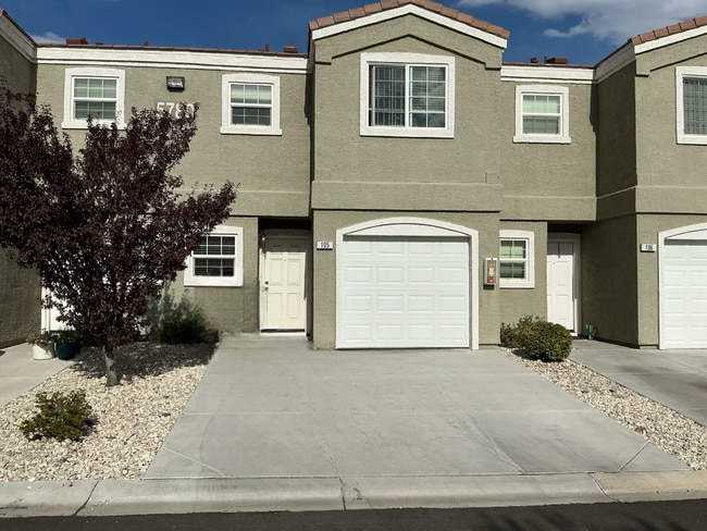 Building Photo - 5780 Camino Verde Dr Rental