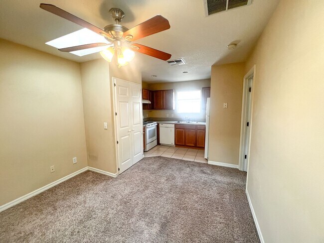 Photo - MOVE IN MAY-Water & electricity included 1x1 above garage apartment!! Full kitchen & bathroom!! W...