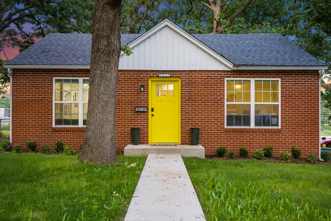 Building Photo - 3317 S Joplin Ave