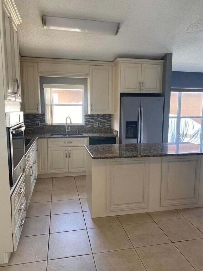 Photo - 9655 Hollyhill Dr