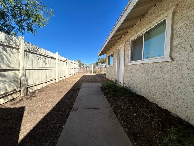 Photo - 3024 E Waltann Ln Unit # 3