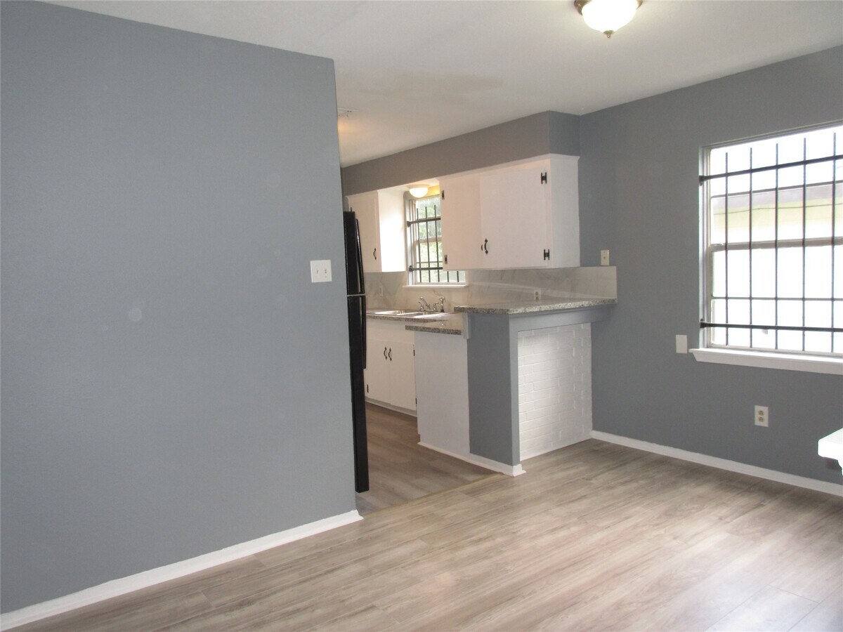 Photo - 6315 Roughlock St