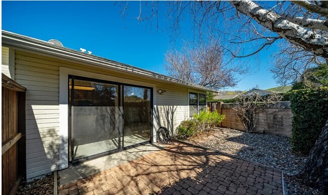 fenced back patio - 887 Marigold Ct Unit Marigold Court