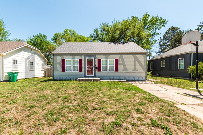 Building Photo - 5433 E Murdock St Rental