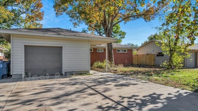 Photo - 2923 S Irvington Ave