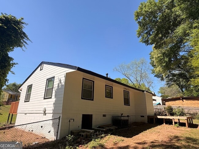 Photo - 1734 Cahoon St SW