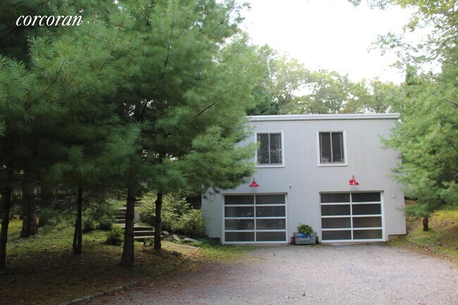 Photo - 4 Clamshell Ave