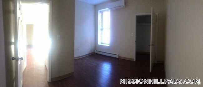 Building Photo - 13 Ruggles St Rental