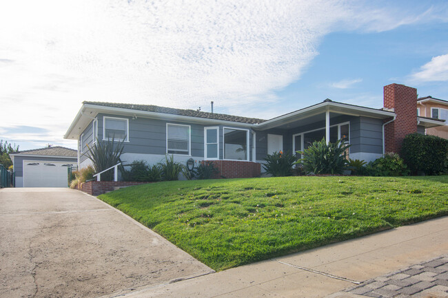 Charming Point Loma home with views! - Charming Point Loma home with views!