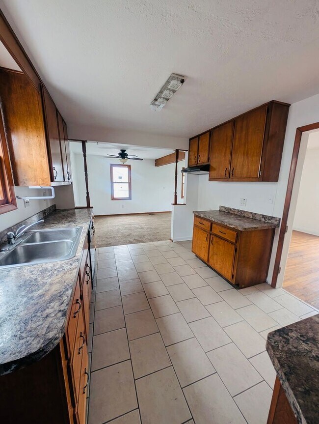 Photo - A charming 3-bedroom, 1-bathroom in Maple Heights Unit Front