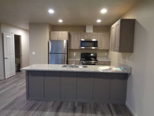 Photo - 3 Bedroom Duplex Close to Shopping and Schools!