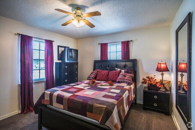 1 BR, 1 BA - 528 SF