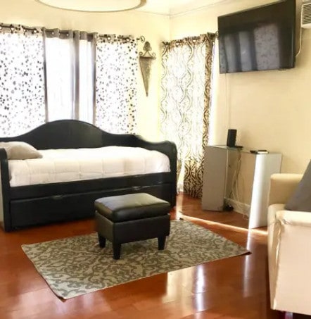 TwinXL Daybed - 1203 Gordon St Unidad 1205