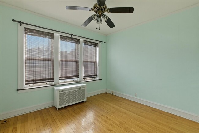 Photo - 7409 N Claremont Ave Unit 1