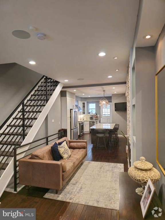 Building Photo - 1153 N Hancock St Rental