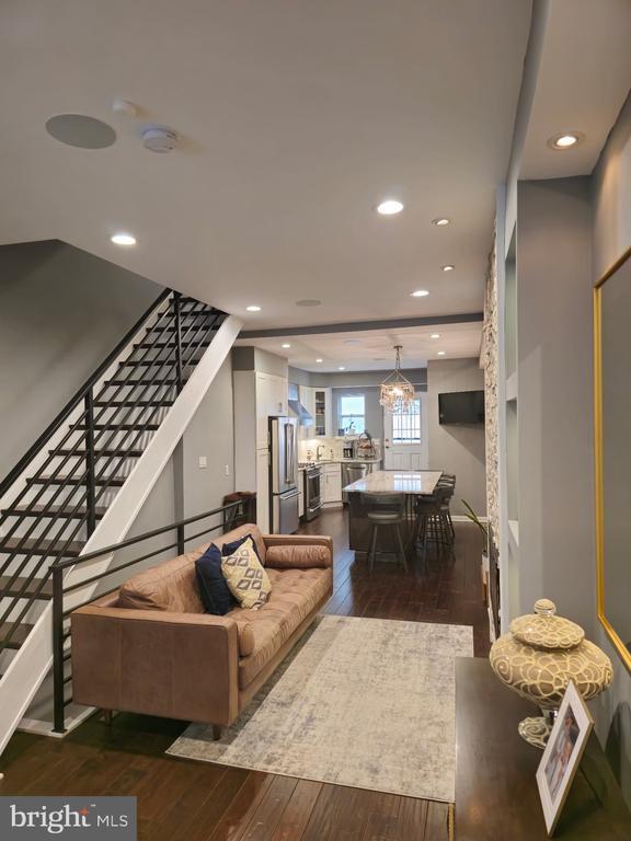 Building Photo - 1153 N Hancock St Rental