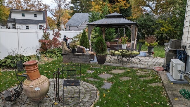 Photo - 725 Webster Pl