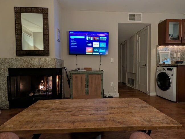 Photo - 1265 N Crescent Heights Blvd Unit 1