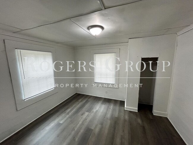 Photo - 1021 Hughes St