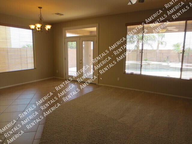 Photo - 103 W Hawk Way