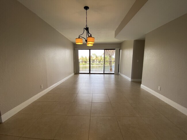 Photo - 1540 Windorah Way