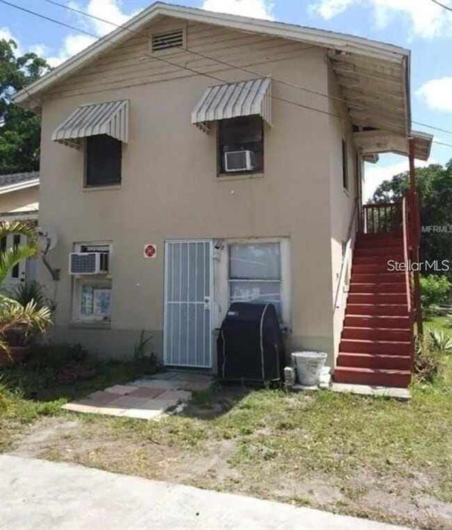 Building Photo - 930 18th St Unit B