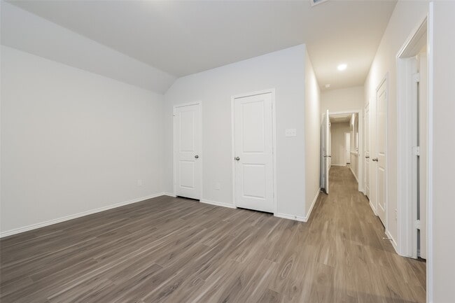 Photo - 22211 Red Knot Run