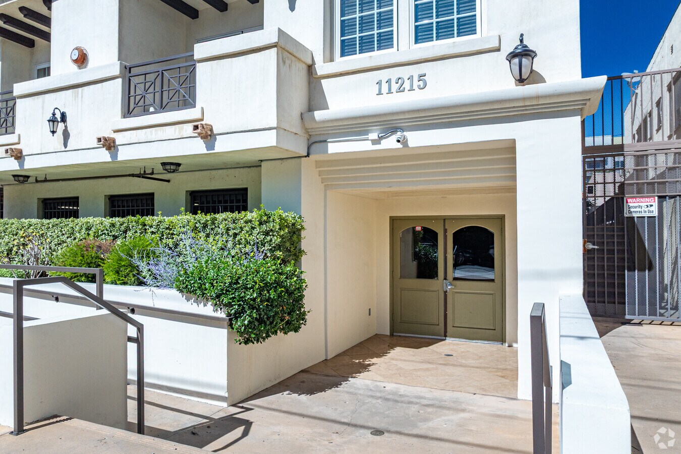 Entrance - NOHO ARTS Courtyard Apts