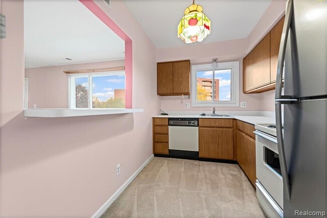 Photo - 1049 Country Club Dr