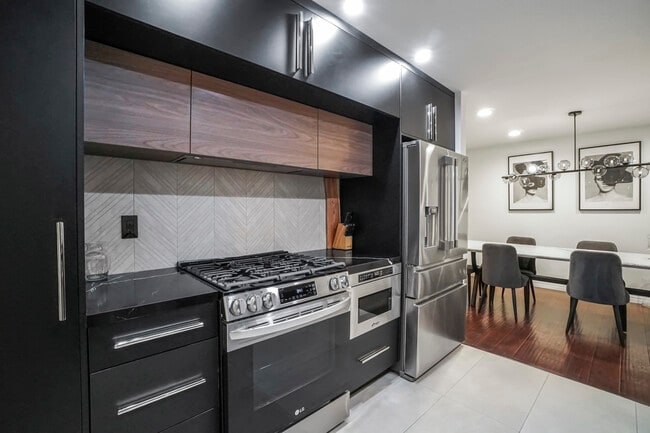 Building Photo - 22041 Costanso St Unit 104