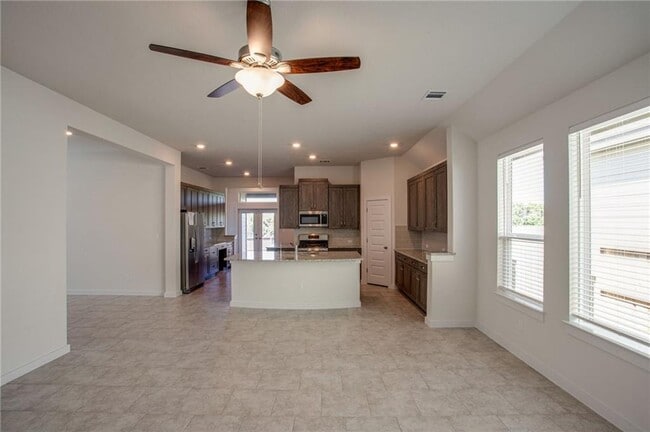 Photo - 608 Saturnia Dr