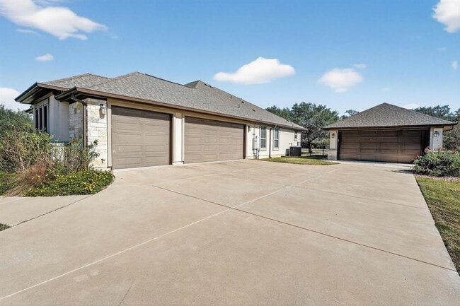 Photo - 112 Sweetleaf Cv