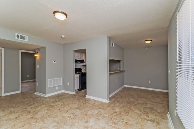 The Retreat at Lakeside Apartments