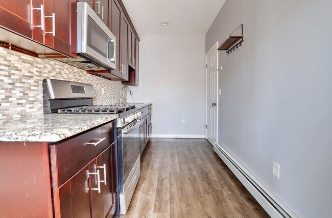 229 71st St Unidad 2R