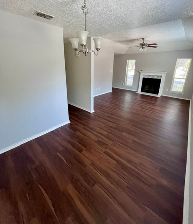 Photo - 3013 Clover Ln