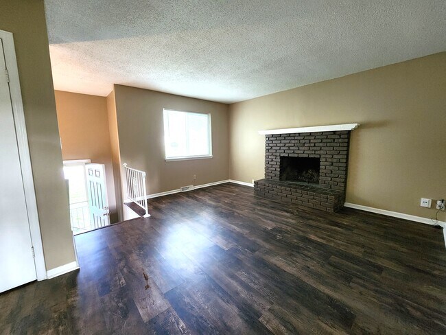 Living Room - 8902 Haskins St